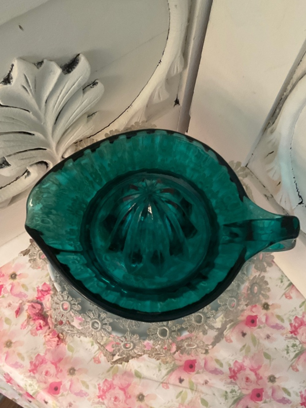 Teal Glass Citrus Juicer - Depression Glass Reemer - Picture 2 of 9